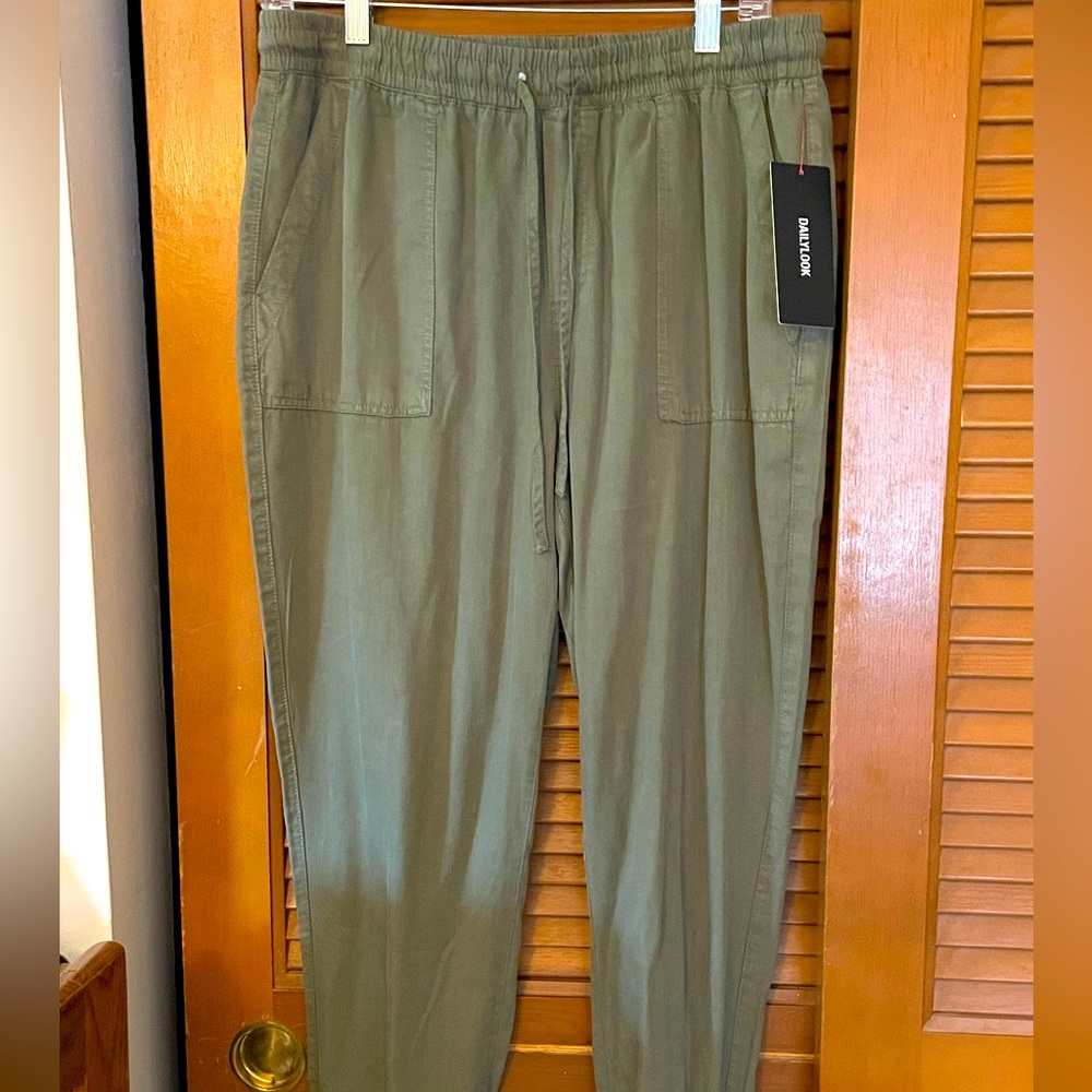 New with tags  green string tie cute khaki green pants